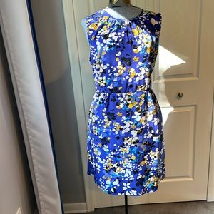 Sleeveless dress super flattering